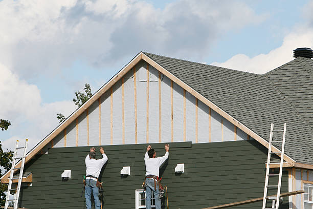 Professional Emergency Siding Repair technician working in New London, NC